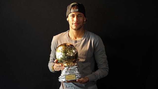 Neymar Jr recibe el premio Samba Gold