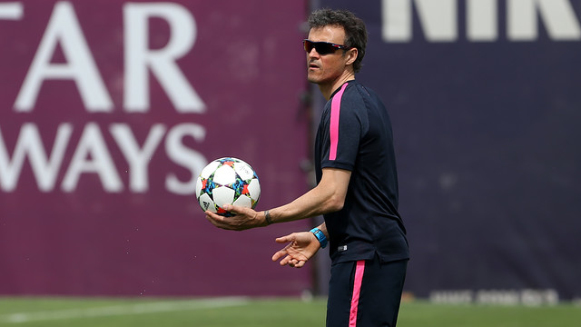 Luis Enrique: “Sólo hay un balón y lo queremos los dos” Luis Enrique: “Sólo hay un balón y lo queremos los dos”