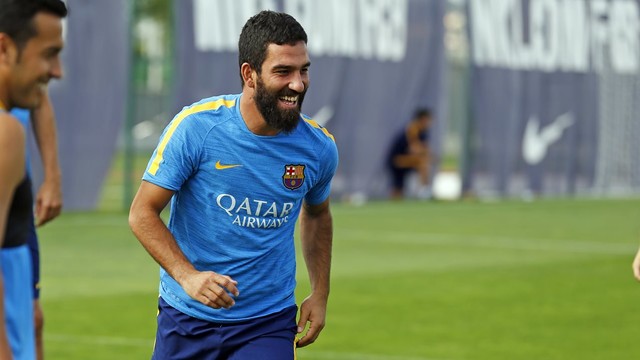 Arda Turan sufre un esguince en el tobillo derecho