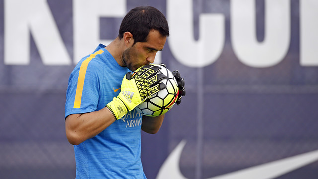 Claudio Bravo se incorpora a los entrenamientos