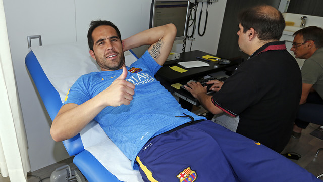 El portero Claudio Bravo supera la revisión médica