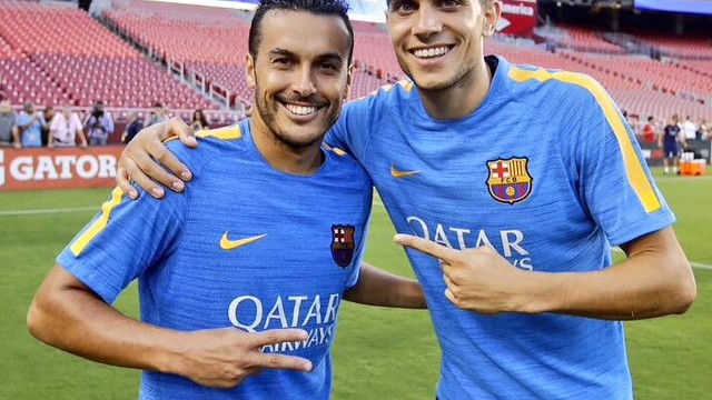 El homenaje de los jugadores del Barça a Pedro