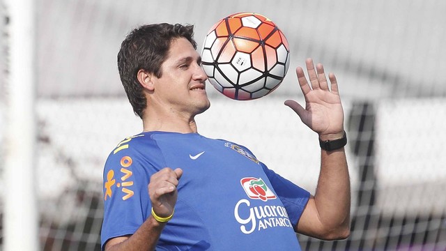 Edmílson: «Rafinha está con mucha ilusión y muy cómodo en la selección brasileña»