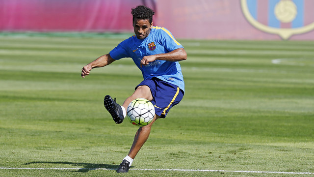 Douglas sustituye a Jordi Alba en la lista