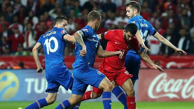 Victorias y clasificación para Ivan Rakitic y Arda Turan