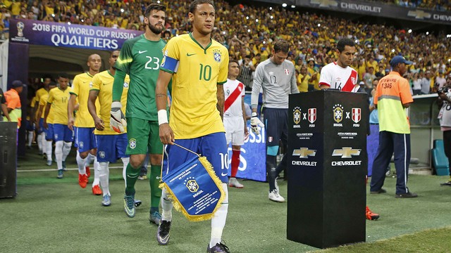 [SELECCIONS] Resultados opuestos para Neymar y Alves, con Brasil, y Bravo, con Chile