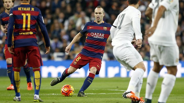 Del 0-3 de Ronaldinho al 0-4, dos ovaciones y una década de Clásicos en el Bernabéu