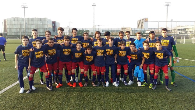 El Cadete B, con camisetas de apoyo a Ansu
