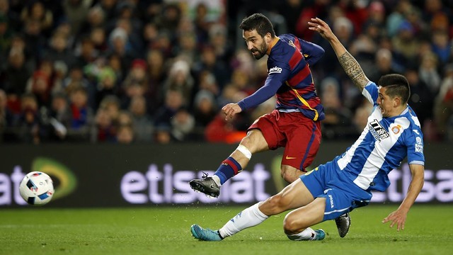Arda Turan y Aleix Vidal debutan con el FC Barcelona