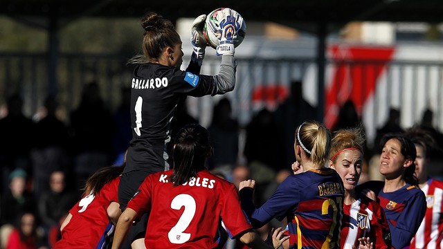 Atlético de Madrid – FC Barcelona Femenino: Igualdad entre dos candidatos al título (0-0)