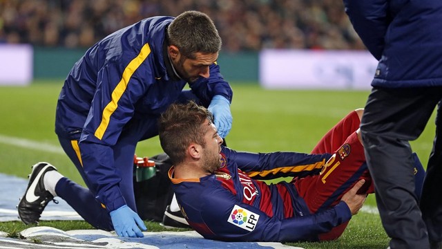 Jordi Alba sufre una elongación en el bíceps de la pierna derecha