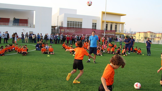 Primer acto de José Edmílson como embajador de la FCBEscola