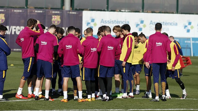 La convocatoria de 18 futbolistas para jugar la ida de la semifinal de la Copa del Rey