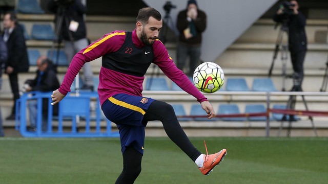 Primer entrenamiento del Barça sin los internacionales
