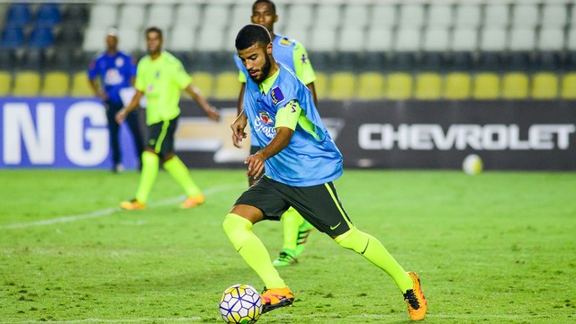 Rafinha vuelve a pisar el terreno de juego seis meses después